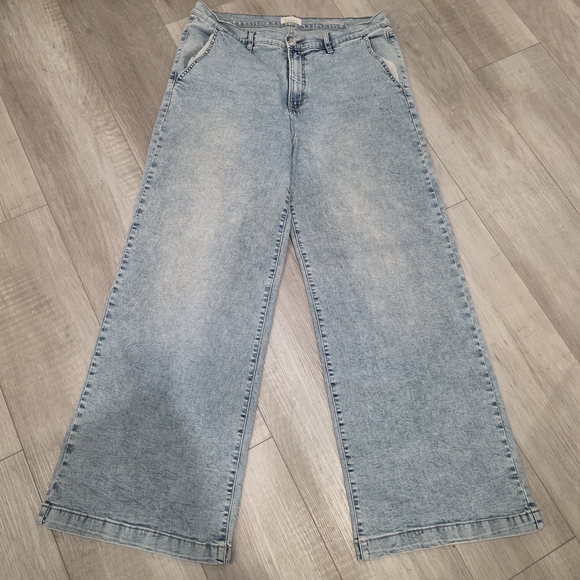 Nicole Miller Denim - Nicole Miller Light Blue Wide Leg Jeans Size 14